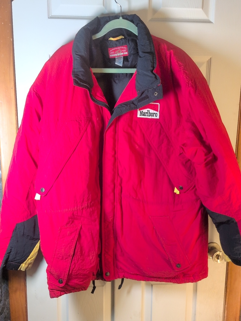 Vintage 1990s Marlboro Red and Black Men's Puffer Coat